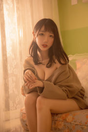 [Net Red COSER] Zhou Ji는 귀여운 토끼입니다-레트로 스웨터
