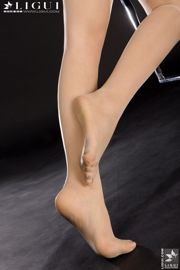 Model Sophie "The Temptation of White-collar Beauty" [Ligui LiGui] Photo of Beautiful Legs and Jade Feet