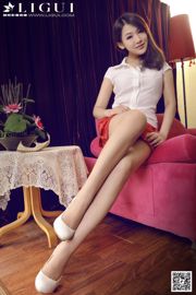 [丽柜 LiGui] นางแบบเหวินจิง "Pink Sweet Beauty with High Heels and Silk Feet" Beautiful Legs and Jade Foot Photo Picture
