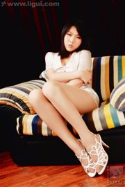 Модель Вэнь Цзин "Секретные слова частного дома" [丽 柜 LiGui] Красивые ножки и нефритовые ступни на фото.