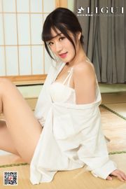 Model Anna "Badkamer wit overhemd en zijden voet" [丽 柜 LIGUI]