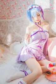 [Foto Cosplay] Anime Blogger Stupid Momo-Rem Nightdress
